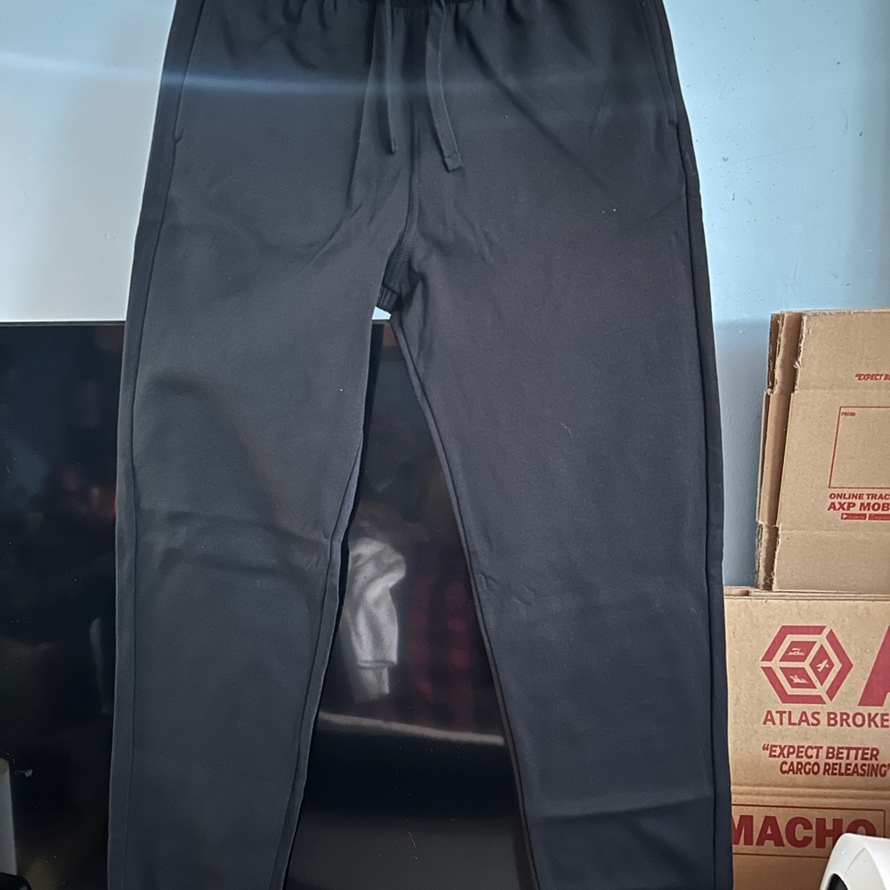 unisex h&m joggers 🖤